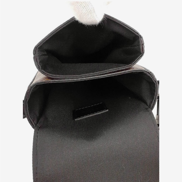 Louis Vuitton Macassar S Lock Vertical Wearable Wallet Black - Picture 3 of 12